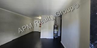 Updated two bedroom - Harden St. Gallery 4