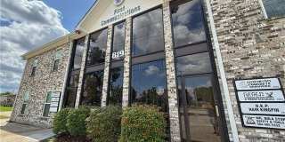 819 VETERANS Boulevard Gallery 1
