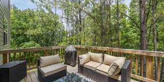 Like-New 4 bedroom 2.5 bathroom home with Custom Touches, open floor plan AND a Cul-de-sac lot! Must see! Gallery 36