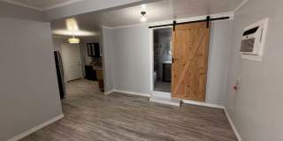 This studio apartment is conveniently located one block from Spohn Shoreline, Gallery 8