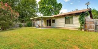 1703 Rockbridge Ter- spacious 3 bed ion a large lot, great central location. Gallery 13