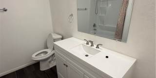 1101 W Macarthur Blvd Gallery 6