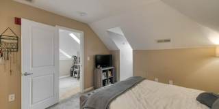 Three Bedroom with Garage near Grandview Gallery 16