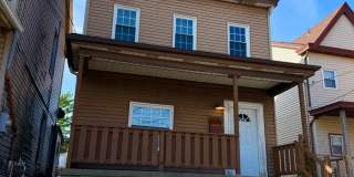 Updated 4BR / 2 Bath Home with off-street parking! Gallery 8