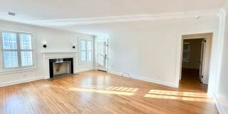 3/2 Duplex Conveniently Situated in an Established Neighborhood! Gallery 10