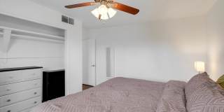 1112 W Huron Street Gallery 22