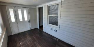 2 Bedroom, 1 Bathroom home with large garage Gallery 30