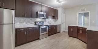 Radiant Fairfax Ridge Apartments Gallery 4