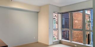 Spacious Condo in Prime Location of Capitol Hill Gallery 4