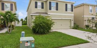 Large 5BDS/2.5 BTHS home with loft , large backyard close to all! Gallery 1