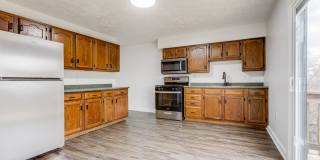 Available NOW - Private 2 Bedroom Home w/ Beautiful Updates! Gallery 10