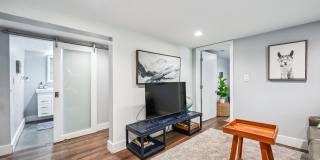 Charming Furnished Basement Unit in Regis – Northwest Denver Gallery 14