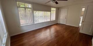 3bed/1bath House - Two Blocks from Campus Gallery 17