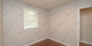Newly Renovated & Spacious Home w/ Bonus Room Gallery 14