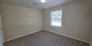 Updated 2BR/1BA Home with a fenced back yard Gallery 15