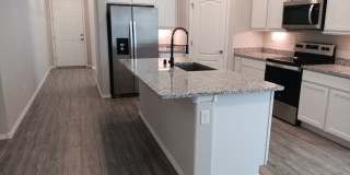3 Bedroom, 2 Bathroom Home! Schedule a Showing! Gallery 4