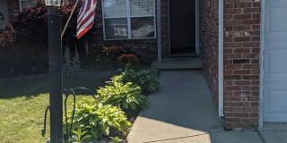 Spacious 2 bed 2 bath duplex in Franklin Indiana! Gallery 3