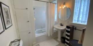 6BR Home Renovated One Block From Tulane Campus Gallery 9