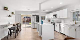 2207 North 28th Place Gallery 19