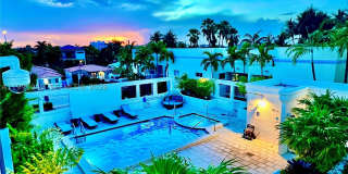 9172 Collins Ave Gallery 33