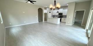 Beautiful 3 Bedroom Home on Desert Lakes Golf Course! Gallery 10