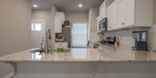 2 bedroom 2.5 bath home located in Fayetteville, AR Gallery 8