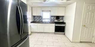 128 Franklin Street Gallery 5