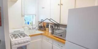 Modern Minimalism: Efficient 1-BR in a Top-Tier Location Modern Minimalism: Efficient 1-BR in a Top-Tier Location Gallery 2