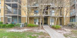 Nice and spacious condo on the 3rd with washer and dryer, near USF and I-75 Gallery 1