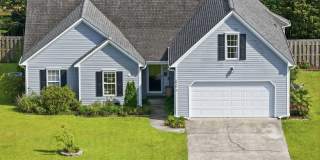Beautiful 3 bd/ 2.5 house with Renovated Kitchen Gallery 52
