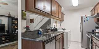 Charming 2 bedroom unit in Sparks Gallery 10