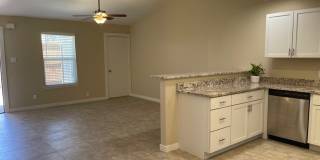 117 N Glenwood Drive Gallery 3