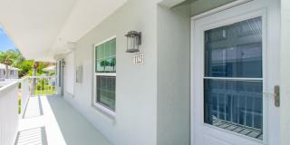 ** SMOKEHOUSE BAY OF MARCO ** 2/2 SEASONAL UNIT ON MARCO ISLAND AVAILABLE ** BEST WATERWAY VIEW HERE ** Gallery 36