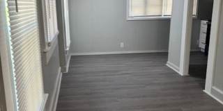 Newly Renovated 1 Bedroom / 1 Bath Apartment Gallery 9