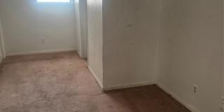 120 W Heron Street Gallery 16