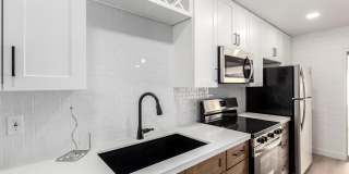 4848 N Woodmere Fairway Gallery 8