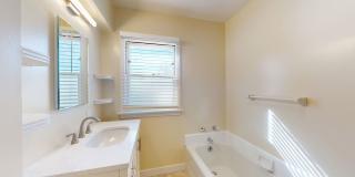 Newly Renovated! 2 bedroom 1 Bath Altadena home with dining room, back porch room and beautiful yard! Gallery 14