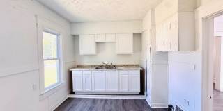 Charming 4-Bedroom Property in Prime Location Gallery 12