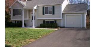 Well Maintained Split Level Home with 4 Bedrooms - Herndon Gallery 1