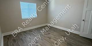 Move-In Bonus!! 3 Bed 2.5 Bath Twin Home in Crescent Hills Gallery 17