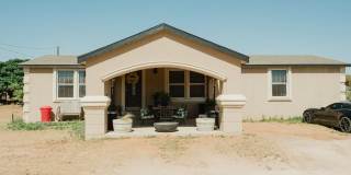 1715 N Clendenen Ave Gallery 1