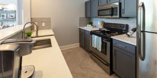 Breakers at Windmill Lakes Gallery 15