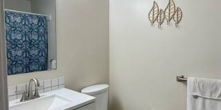 7402 LAKELAND Boulevard Gallery 4