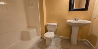 3 Bedroom Duplex in Normal! Gallery 11