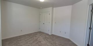 Remodeled 3 Bed / 2.5 Bath Townhome in Great Location Gallery 48