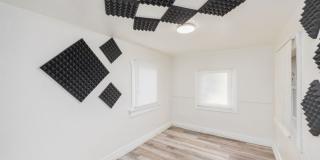 8th 370 E AVE Gallery 8