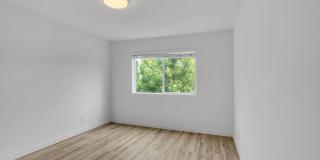 Redwood City: Newly Remodeled 1 Bed 1 Ba w/ In-Unit Washer/Dryer & Private Garage w/ EV Charger Gallery 8