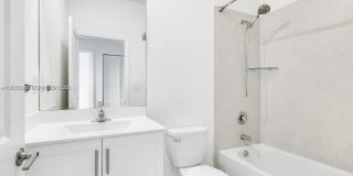 806 Northeast 211th Street Gallery 2