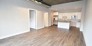 3833 N Broadway Gallery 22