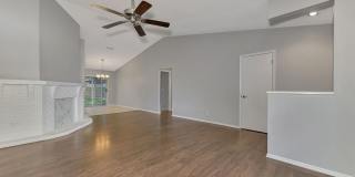 STUNNING 3 BEDROOM, 2 BATHROOM, 2 CAR GARAGE HOME LOCATED IN THE HIGHLY SOUGHT AFTER BRIARWOOD COMMUNITY. Gallery 9